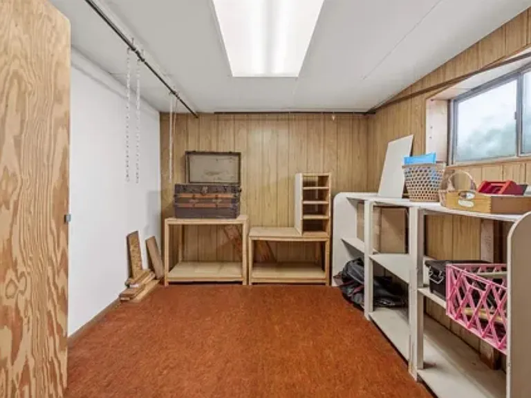 59 Fleetwood Rd NW — Photo 36