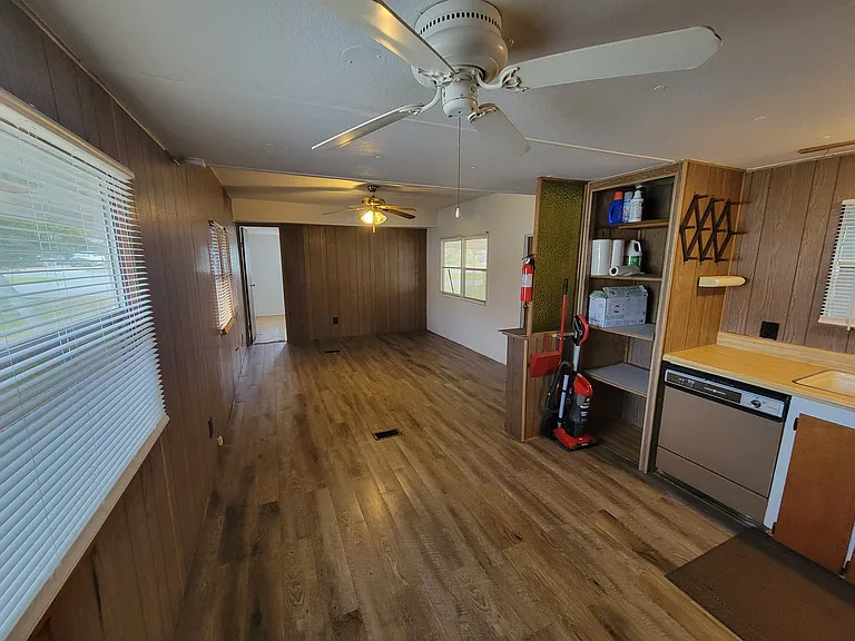 7513 Highpoint Blvd — Photo 9