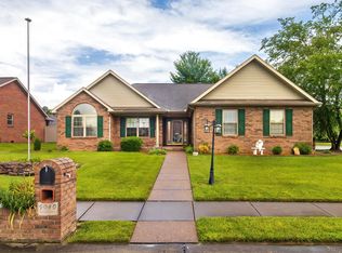 9040 Clear Creek Dr, Evansville, IN