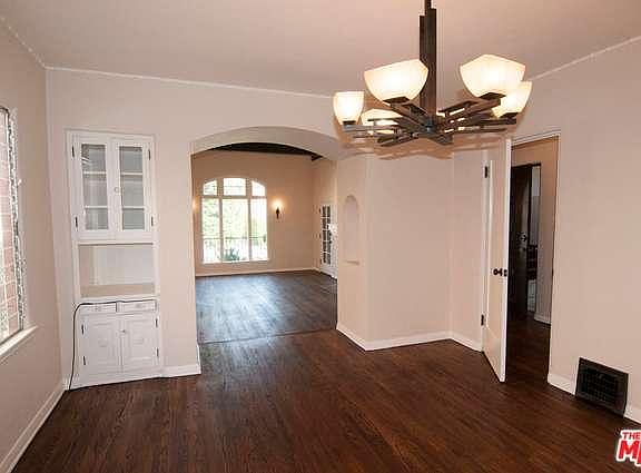 4th image of 1053 Meadowbrook Ave
