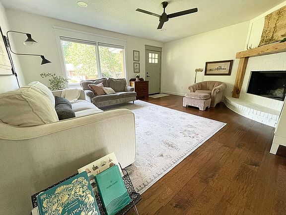 5th image of 75 Manor Crest Dr
