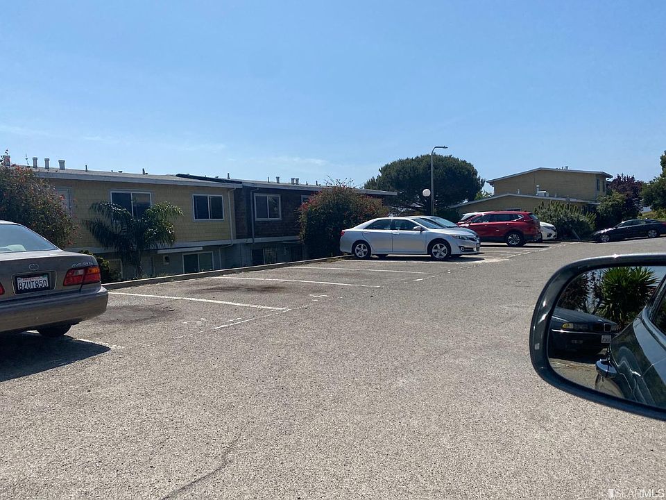 2nd image of 114 Albatross Ct