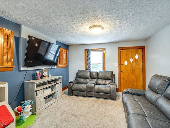 5th image of 1132 Burkhardt Ave