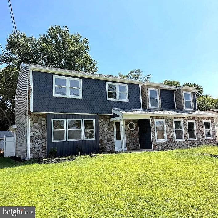 2nd image of 707 Linda Ave