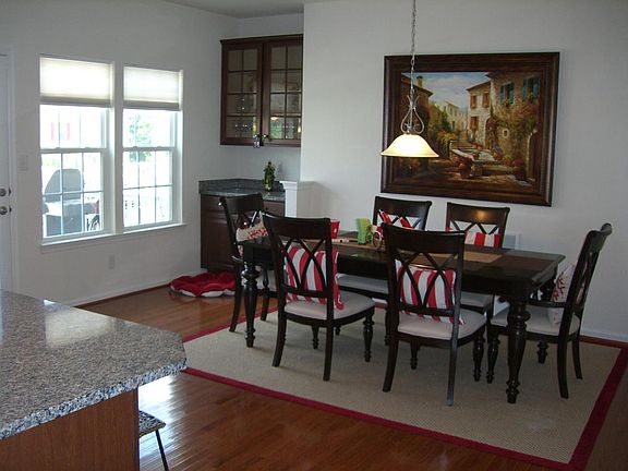 Kitchen & Dining Area
