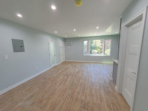 4th image of 12031 Albers St