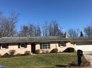 15 Locust Cir, Etters, PA 17319