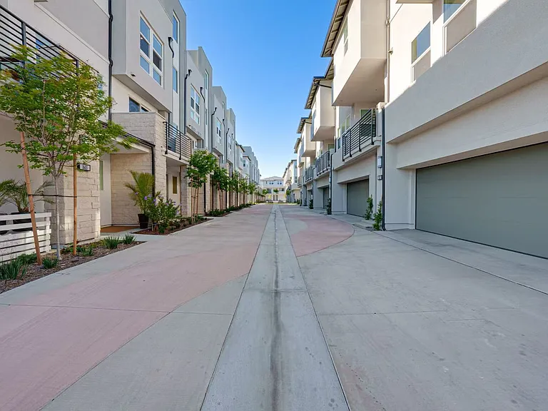 1607 W Cara Dr — Photo 23