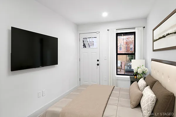 Rented by Compass | media 9