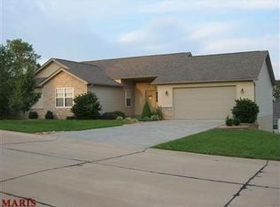 1920 Discovery Ct, Washington, MO 63090
