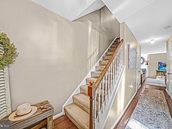 4th image of 209 Westridge Pl N #N