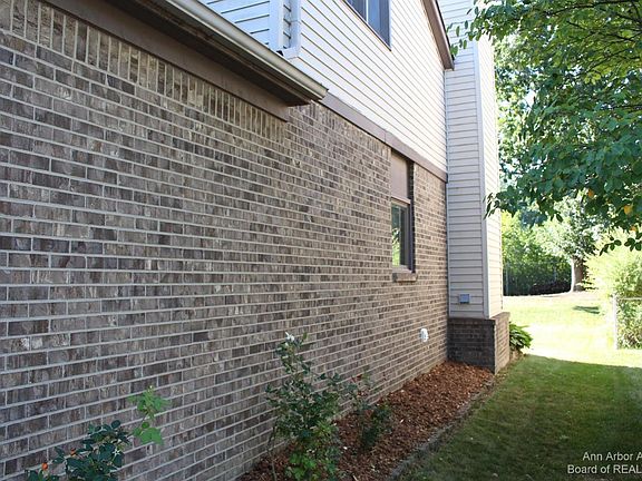 5th image of 1466 S Hidden Creek Dr