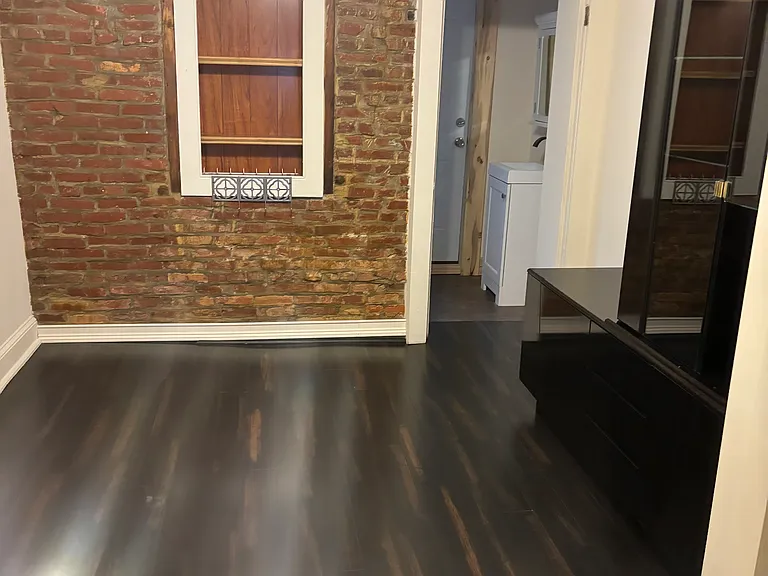 119 E Wishart St — Photo 2