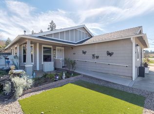 404 Lindilu Ln, Cave Junction, OR 97523