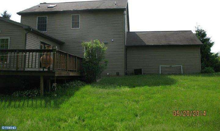 2nd image of 122 Lehigh Dr