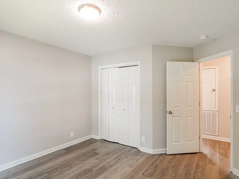 1046 Cedar Creek Village Rd — Photo 14