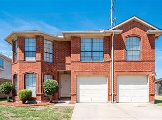 5712 Indian Hill Dr, Arlington, TX 76018