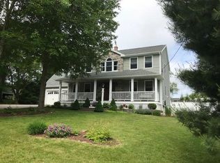 12 Sunny Dr, Westerly, RI 02891