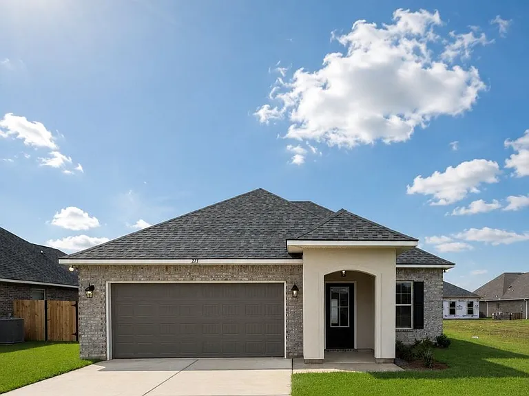 213 Paisley Ln — Photo 1