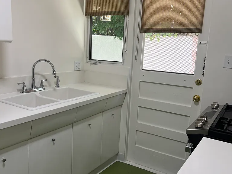 1317 Lucile Ave #7 — Photo 11