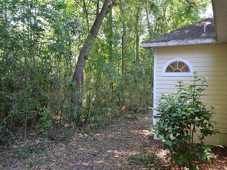 79 NW 48th Blvd — Photo 30