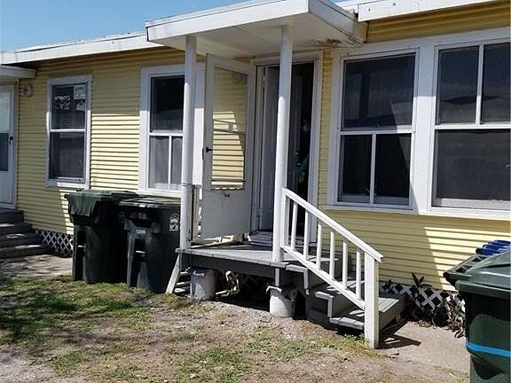 2nd image of 1013 7th St #2