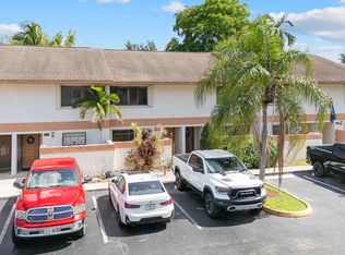 4206 SW 70th Ter, Davie, FL 33314