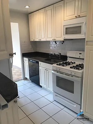 Rented by FirstService Realty (legacy) | media 25