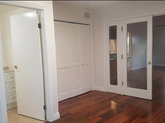 Back bedroom/office w/powder room & washer/dryer hook up clo