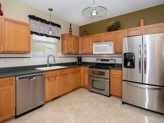 3rd image of 6718 Pine Ln