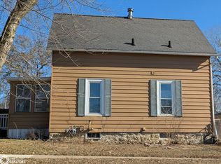 1821 Division St, Burlington, IA 52601