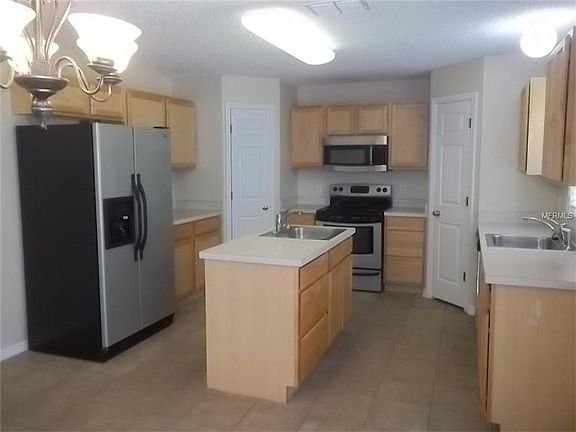 2nd image of 1869 Emily Dr