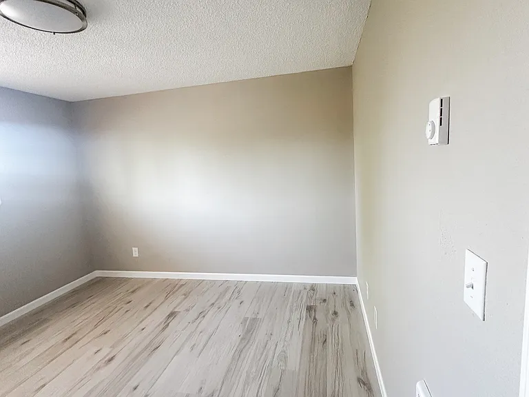 Gregory Manor — Photo 16