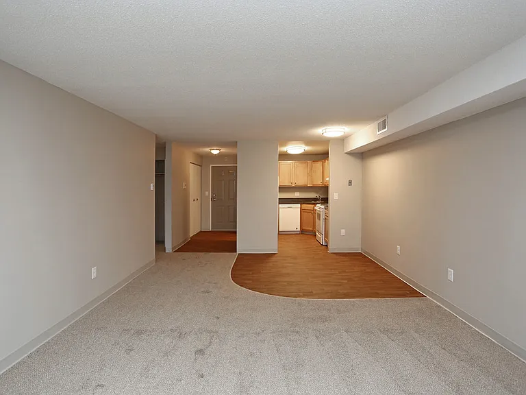 965 ELMS Apartments — Photo 12