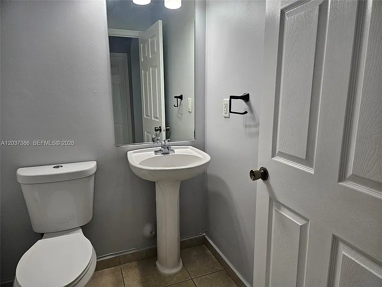 15270 SW 30th Ter — Photo 11