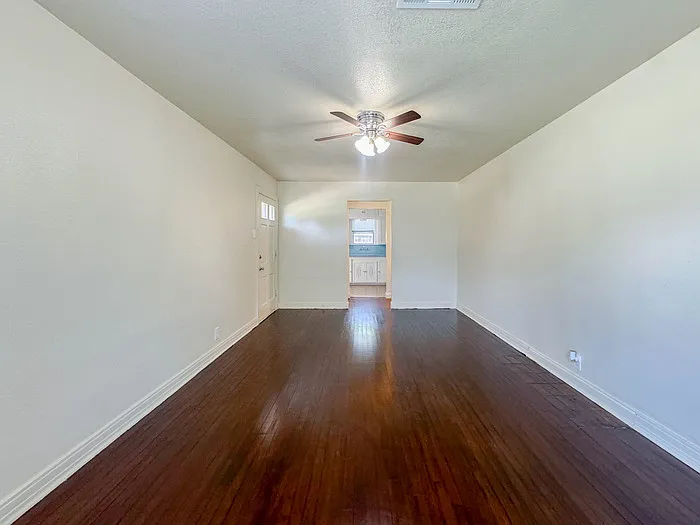1916 Houston Pl — Photo 4