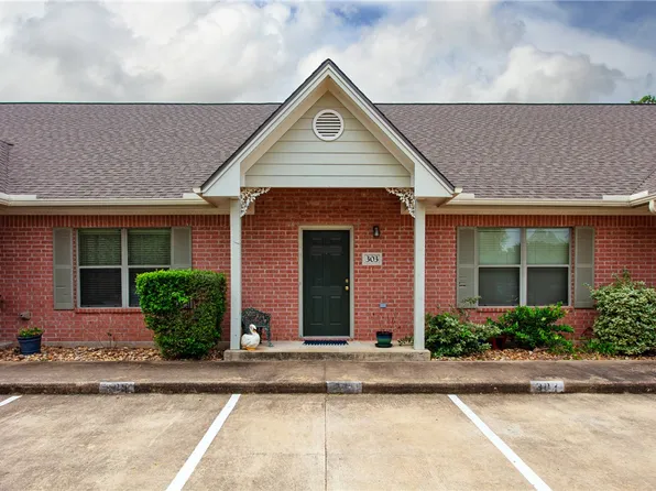 1702 Deacon Dr APT 303, College Station, TX 77845