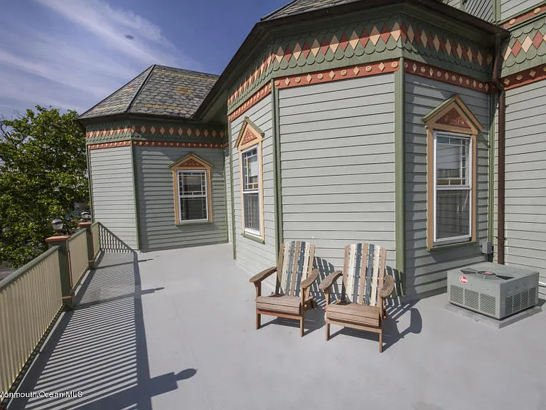 44 Webb Ave — Photo 22