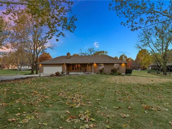 18012 Eagle Pkwy, Smithville, MO 64089