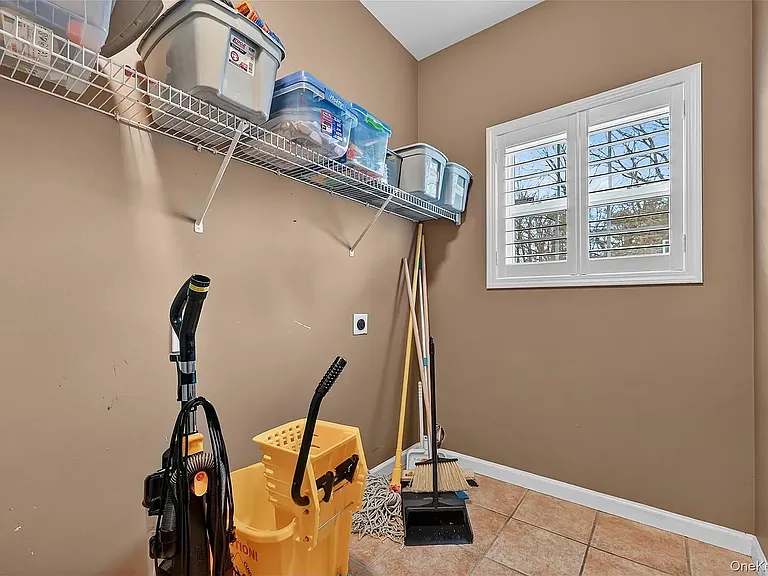 1071 Craigville Rd — Photo 32