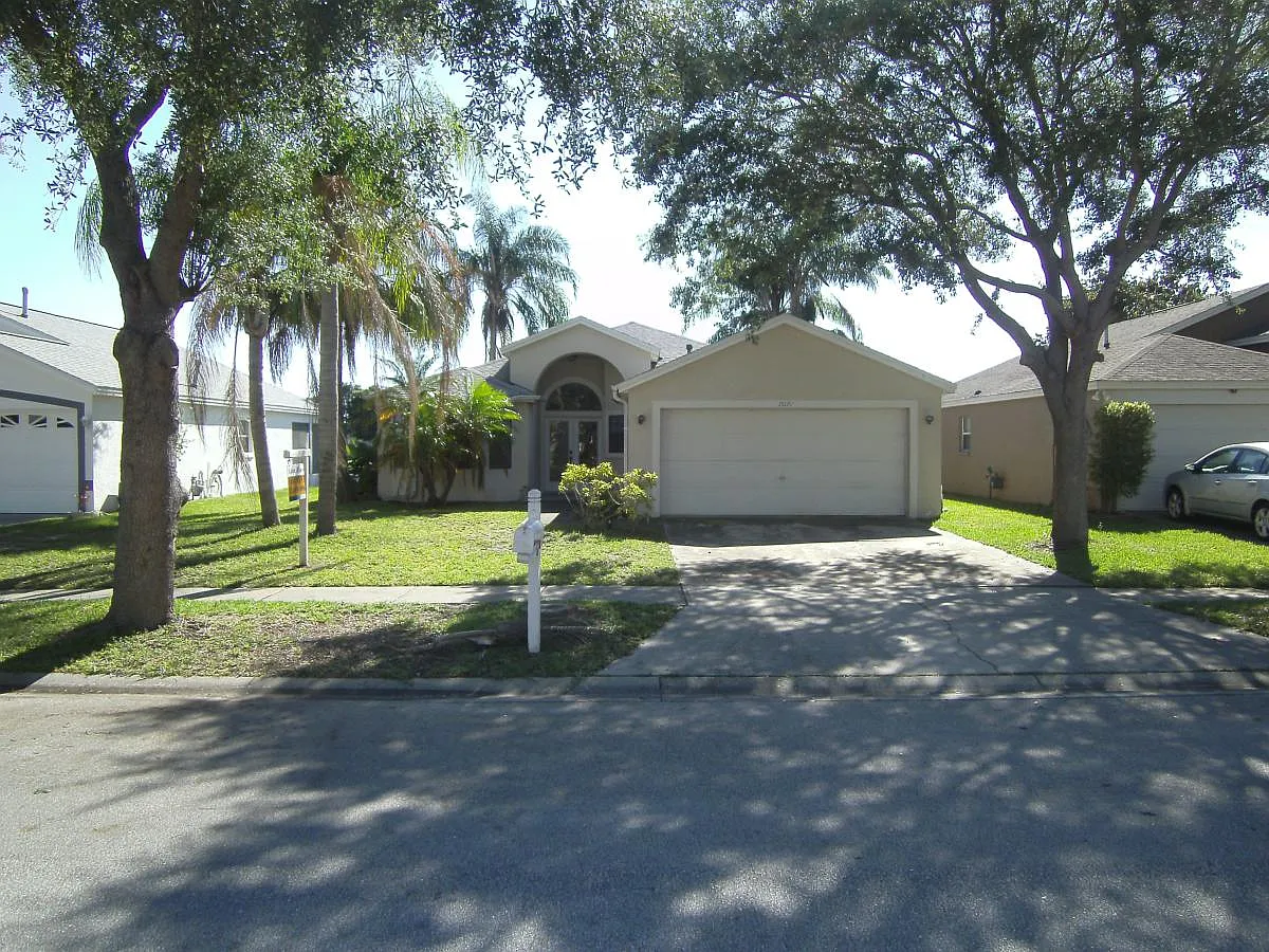3 bed, 1675 sqft, $2,400 — Photo 1