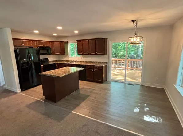 13802 Sutters Mill Rd, Midlothian, VA 23112