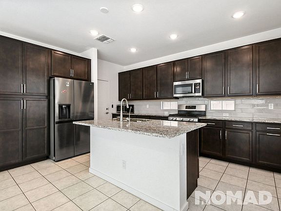 3rd image of 1359 W Javelina Dr