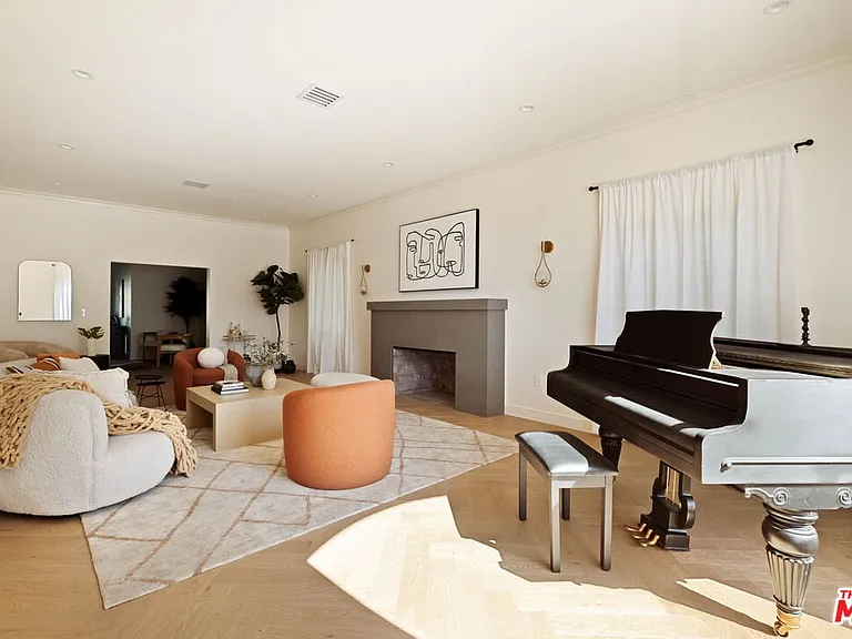 308 S Highland Ave — Photo 10