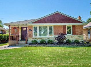 942 Forest Rd, La Grange Park, IL 60526