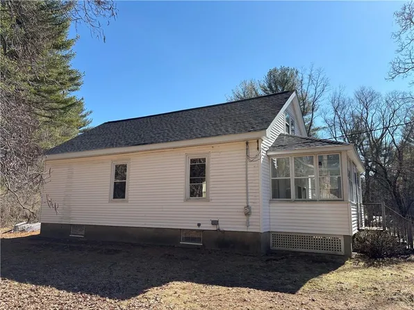 52 Carpenter St, Seekonk, MA 02771