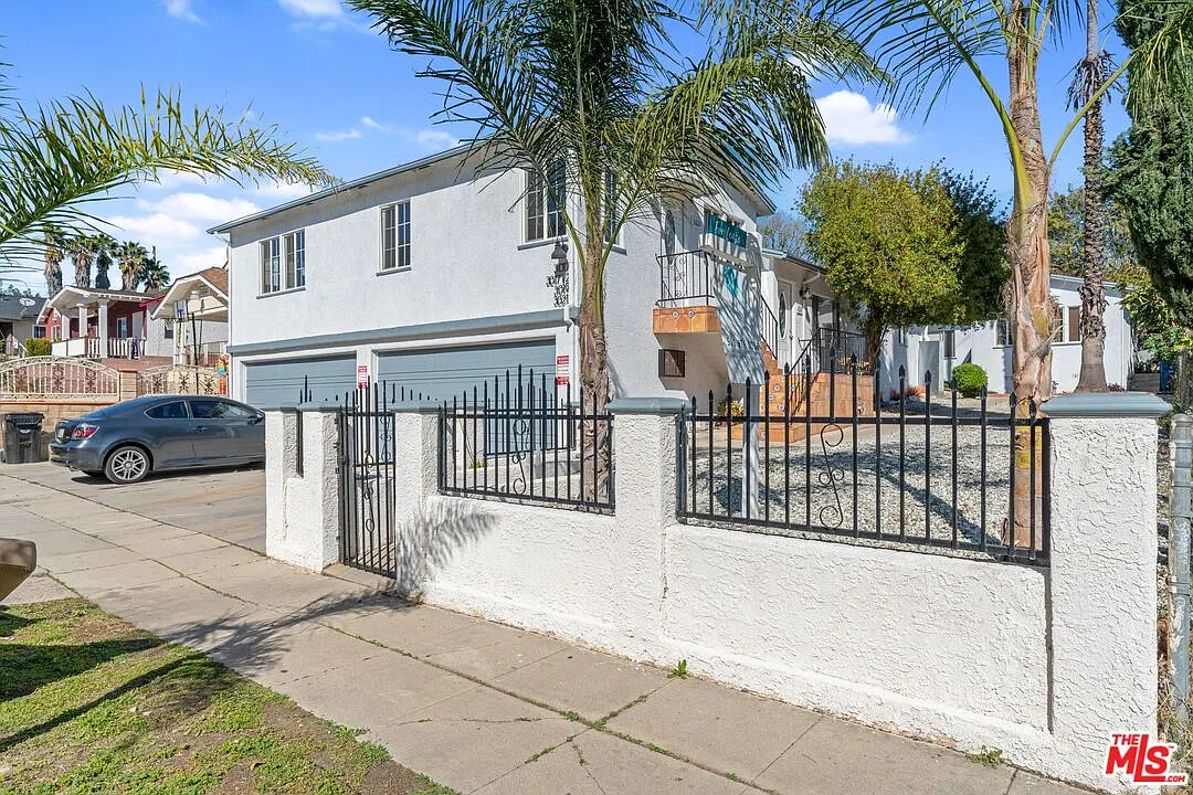 1 bed, 1.0 bath, 800 sqft, $2,099 — Photo 3