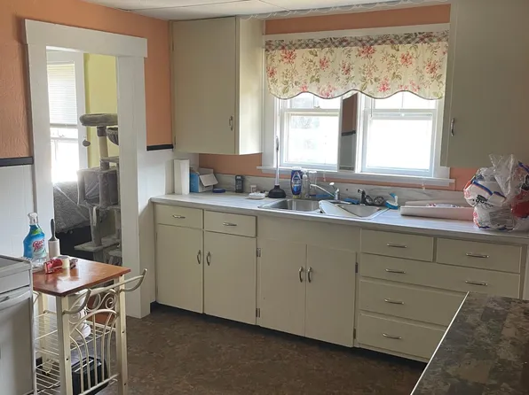 17 Canada Ln, West Warren, MA
