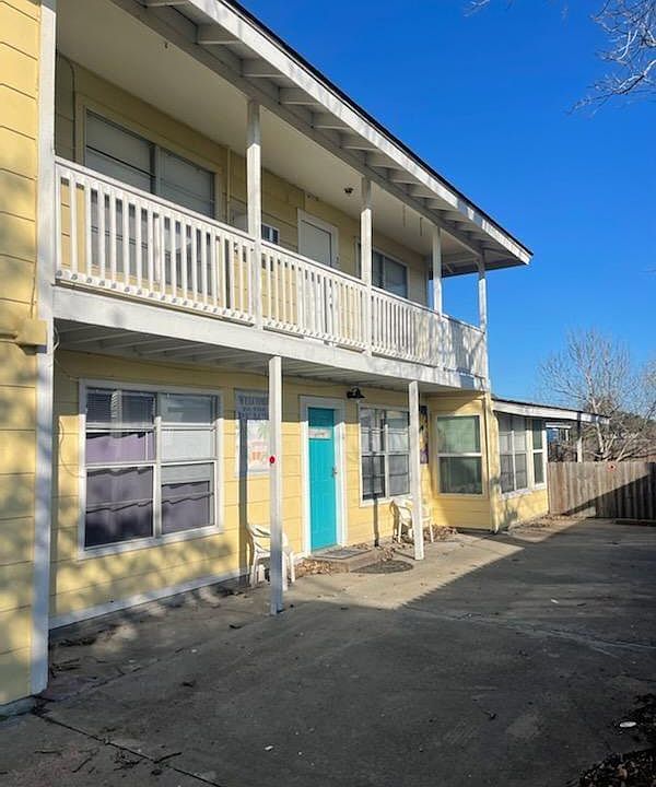 1st image of 620 S Young St #2
