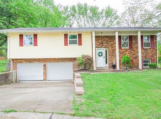 504 Leawood Dr, Swansea, IL